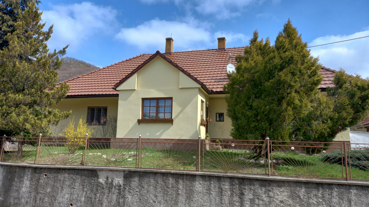 Farnosť Rímskokatolíckej cirkvi v Bôrke - Rómaikatolikus plébánia Barka  Farnosť Rímskokatolíckej cirkvi v Bôrke - Rómaikatolikus plébánia Barka